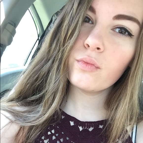 Profile Picture of Makayla Rymek (@makandcheese14) on Poshmark