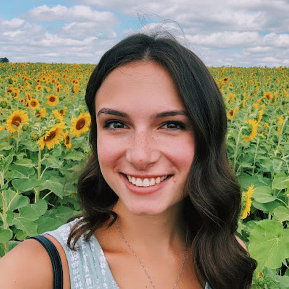 Profile Picture of Faith Cassata (@faith_cassata) on Poshmark