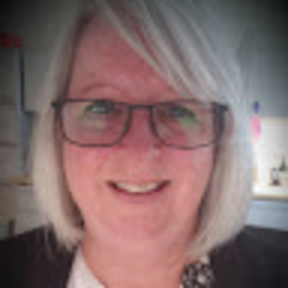 Profile Picture of Julia Roderick (@jrrn447) on Poshmark