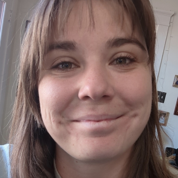 Profile Picture of Natalie Mellick (@mellicknatalie) on Poshmark