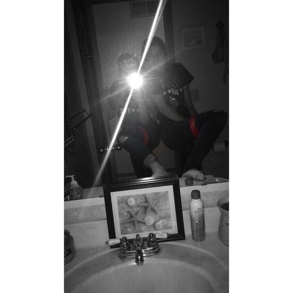 Profile Picture of Kayla Molohon (@kaylamolohonn) on Poshmark