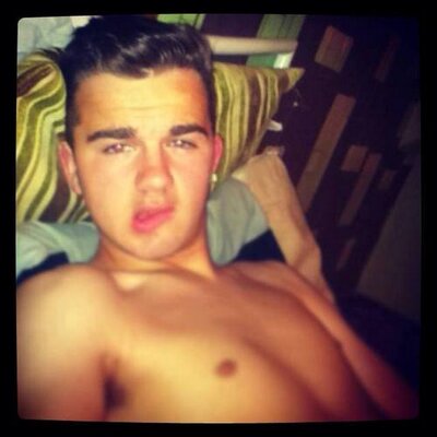 Profile Picture of AaronHartley (@AaronHartley69) on Twitter