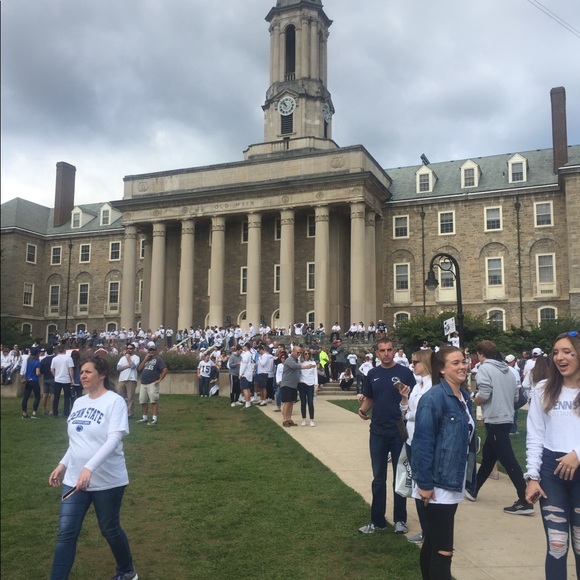 Profile Picture of Dan Disabato (@dannydsabs) on Poshmark