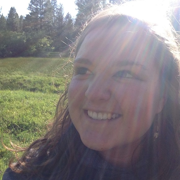 Profile Picture of Christina Heitkamp (@tinaheitkamp) on Poshmark