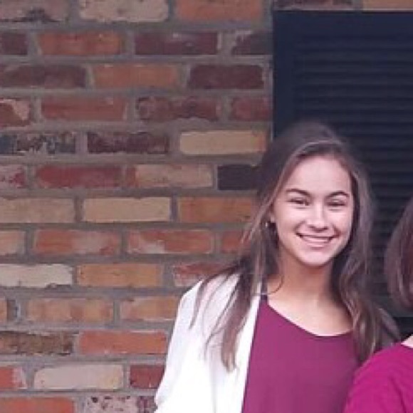 Profile Picture of Mackenzie Day (@mackenzie_day16) on Poshmark