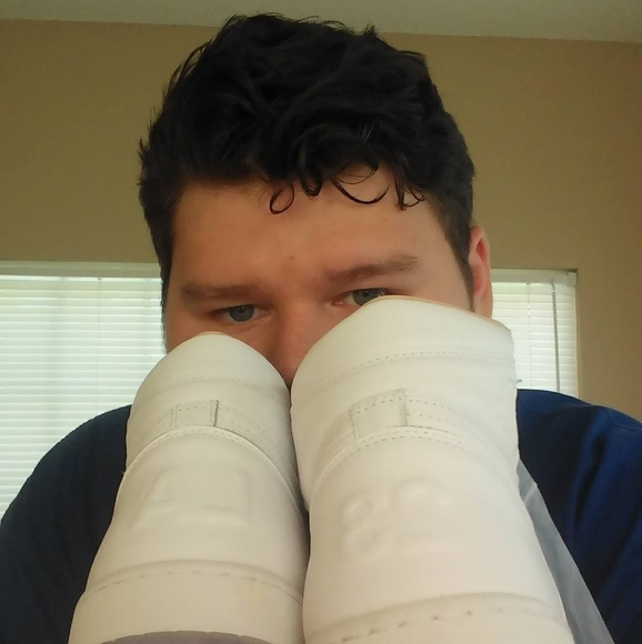 Profile Picture of Jesse Berrospe (@prlplaysiss) on Poshmark