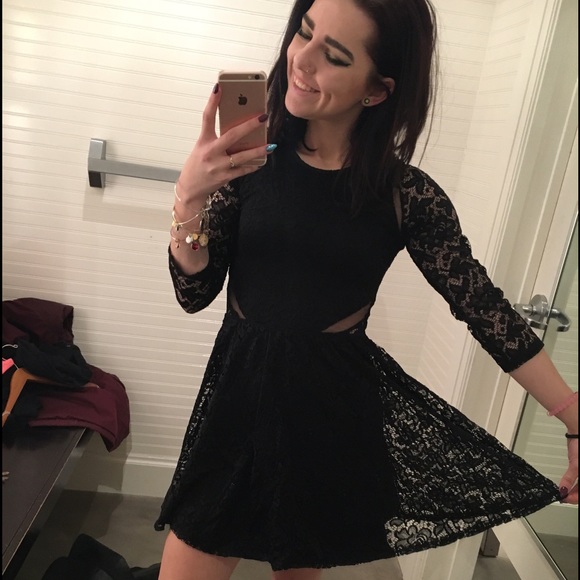 Profile Picture of Anna Fancher (@annerzzz13) on Poshmark