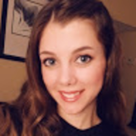 Profile Picture of Ali Frankenfield (@alifrank921) on Poshmark