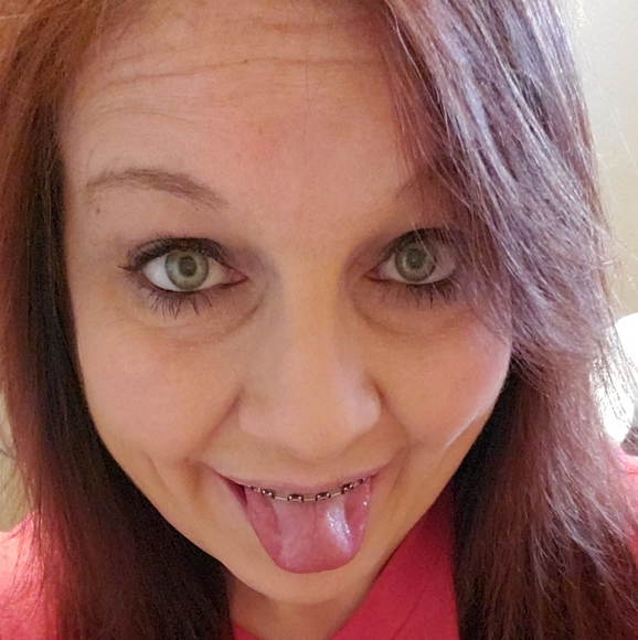 Profile Picture of Crystal Gustuson jacobsen (@crystal10403) on Poshmark