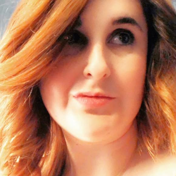 Carly Breen - Poshmark Profile Picture of Carly Breen (@carlybreen) on Poshmark