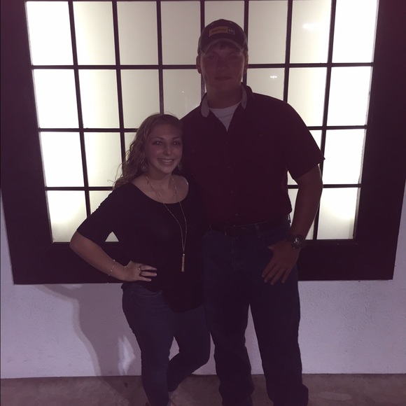 Profile Picture of Xaviera Gallegos (@xavierag) on Poshmark