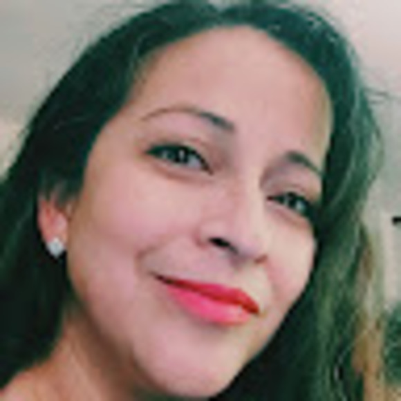 Profile Picture of Fidencia Frazier (@fidenciaf) on Poshmark