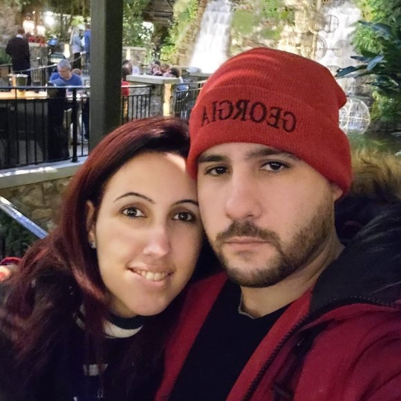 Profile Picture of Daniel Farinas (@danielfarinas) on Poshmark