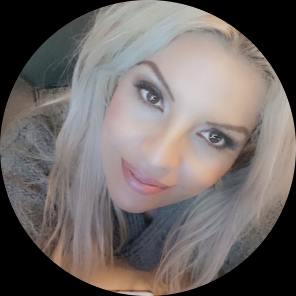 Profile Picture of Veronica Bryan (@vb2829) on Poshmark