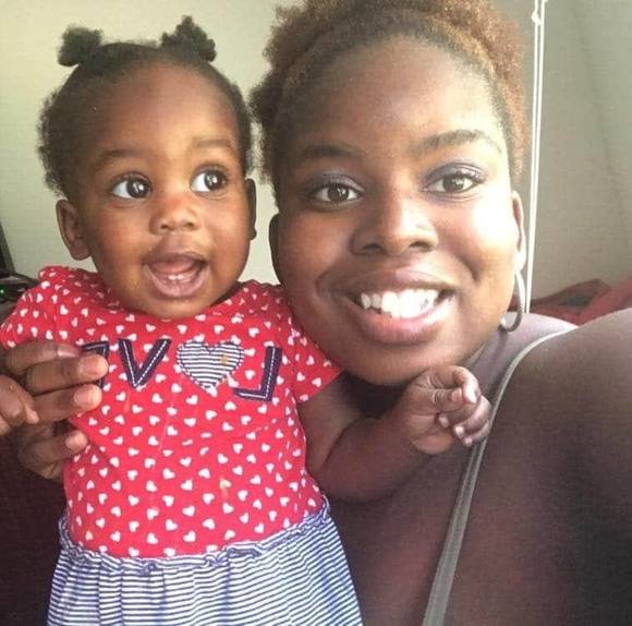 Profile Picture of Nana Seastrunk (@nanaseastrunk) on Poshmark