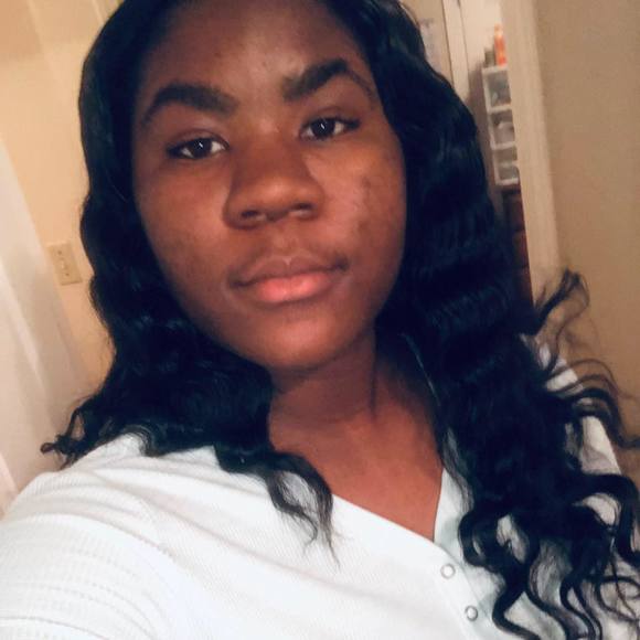 Profile Picture of Winiqua Dukes (@winiqua) on Poshmark