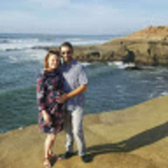 Profile Picture of Avalon Zymin (@avaloneckert) on Poshmark