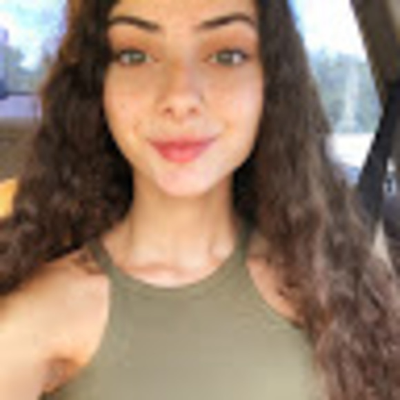 Profile Picture of Erica Catania (@erccatania) on Poshmark