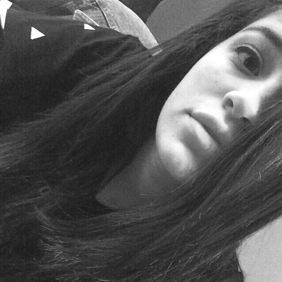 Profile Picture of Melissa Krizik (@melissaxviii) on Poshmark