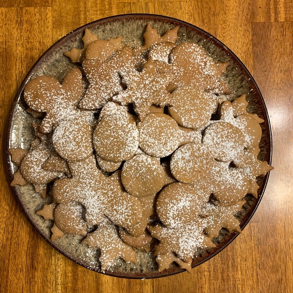 Profile Picture of Lasma Ivanova (@lasmaiva) on Poshmark