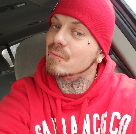 Profile Picture of Anthony Vecchione (@anthonyvecchion) on Poshmark