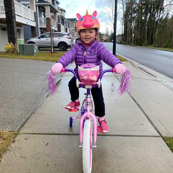 Mavis Orr - Poshmark Profile Picture of Mavis Orr (@mavisckw) on Poshmark