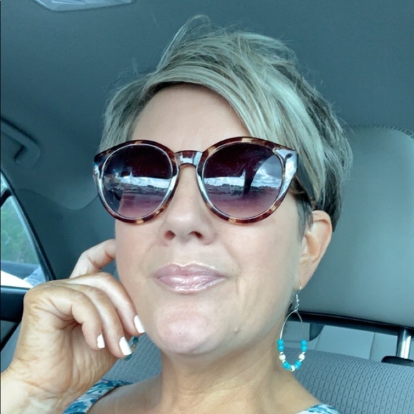 Profile Picture of Jill Corbitt (@jcorbitt) on Poshmark