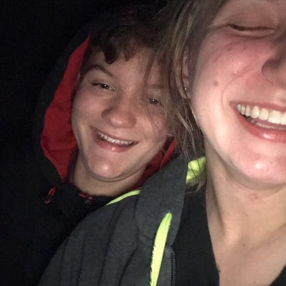 Profile Picture of Hailey Grooters (@hailey_g16) on Poshmark