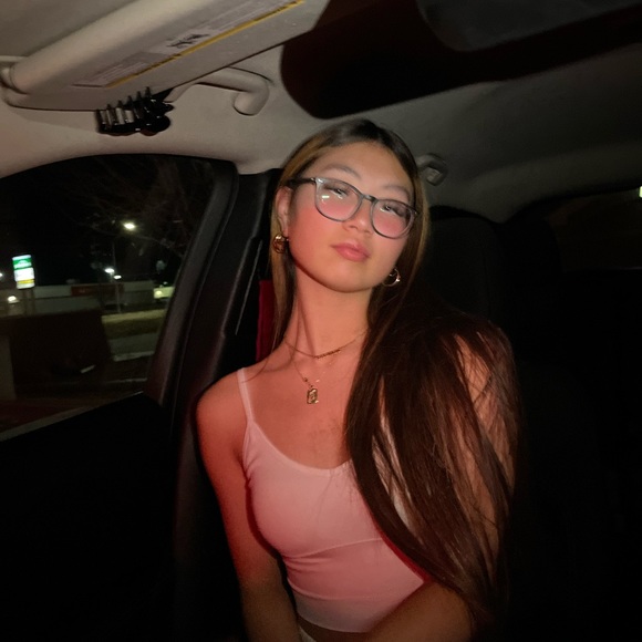 Profile Picture of Samantha Beilby (@samanthabeilby) on Poshmark