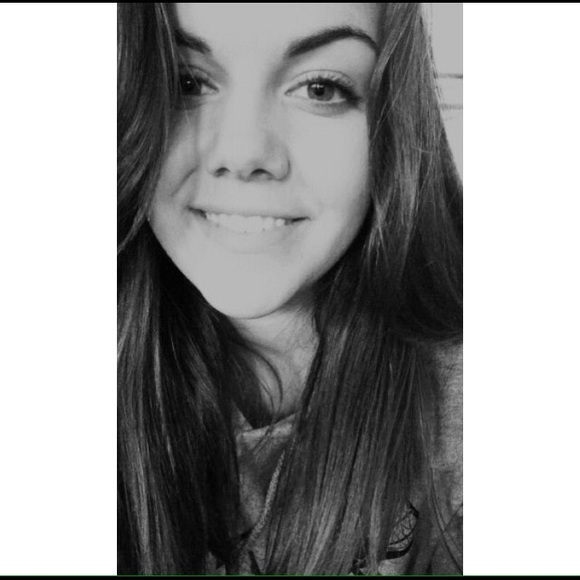 Profile Picture of Emily Mishko (@emily_mishko) on Poshmark