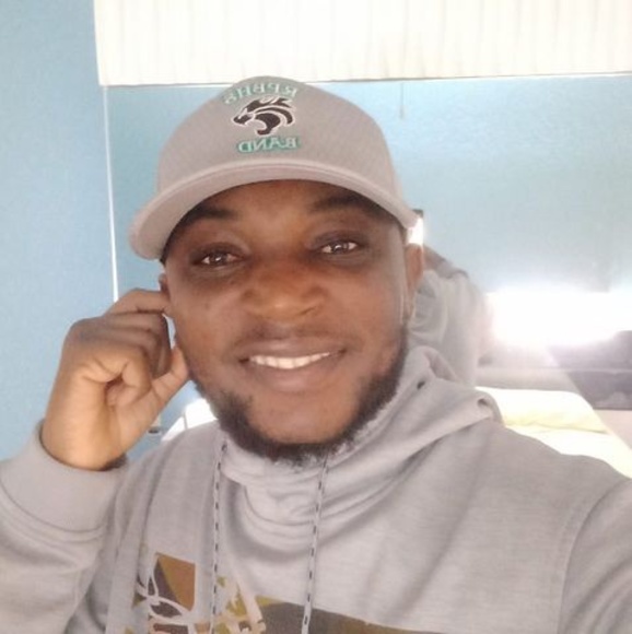 Profile Picture of Alexander Juste (@alexanderjuste) on Poshmark
