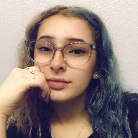 Profile Picture of Katelyn Weigler (@luvtheidjitz) on Poshmark