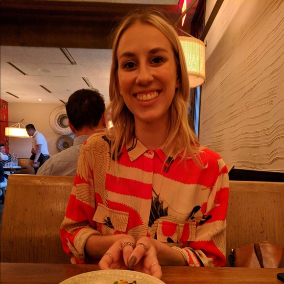 Profile Picture of Maggie Andring (@maggiefarris) on Poshmark