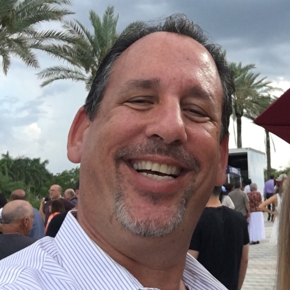 Profile Picture of Jeff Applebaum (@japplebaum10) on Poshmark