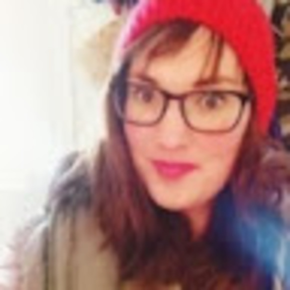 Profile Picture of Christy Isinger (@cisinger) on Poshmark