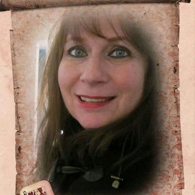 Profile Picture of Julia (@julzsg59) on Twitter