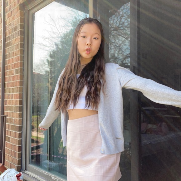 Profile Picture of Andrea Kim (@andreakim0318) on Poshmark