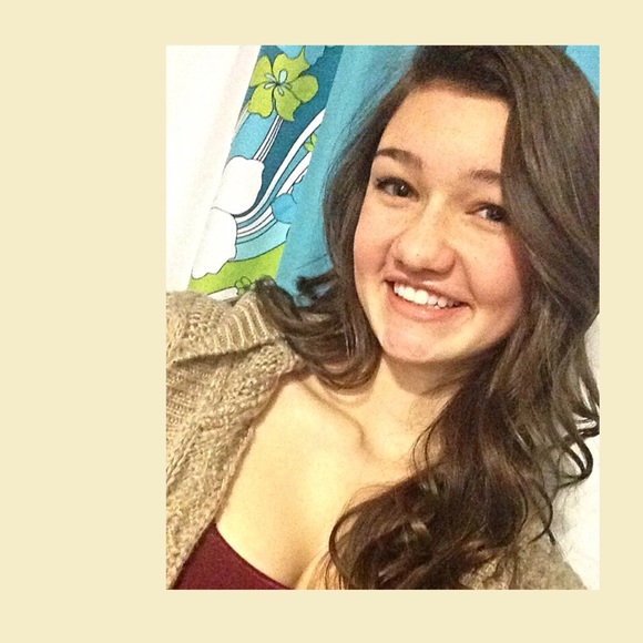 Profile Picture of Hope Conklin (@hopeconklin) on Poshmark