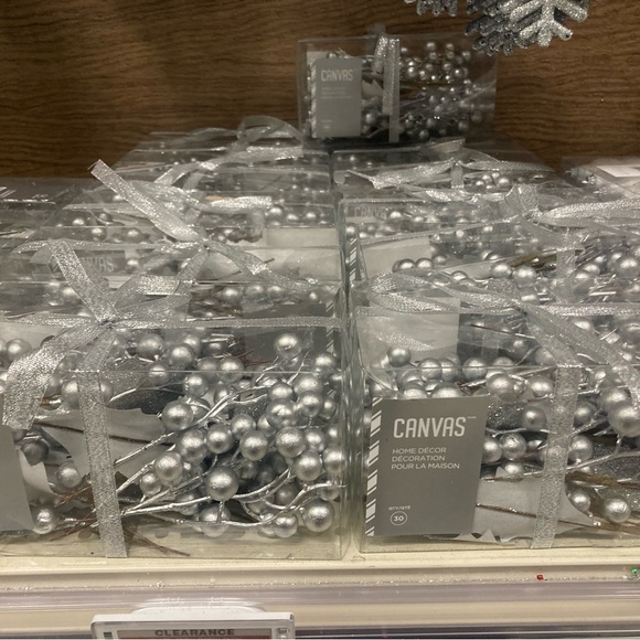 Gladys Larbie - Poshmark Profile Picture of Gladys Larbie (@gladyslarbie) on Poshmark