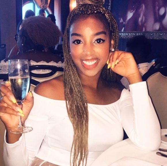 Profile Picture of Alexis Scott (@alexisscott91) on Poshmark