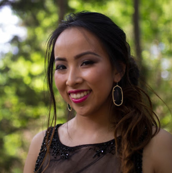 Profile Picture of Catherine Huynh (@catherinemhuynh) on Poshmark