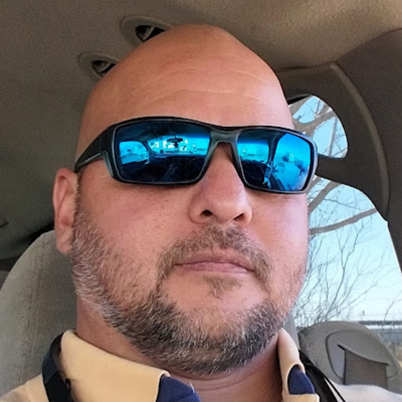 Profile Picture of Joe Aceves (@joeaceves0680) on Poshmark