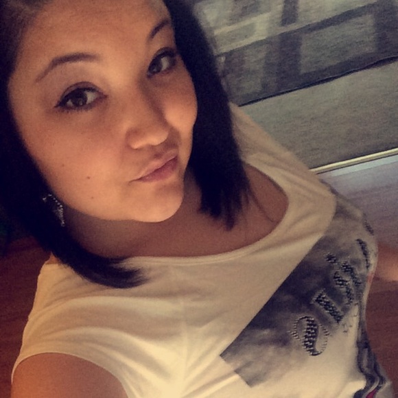 Profile Picture of Michele Cloughley (@michelenc) on Poshmark