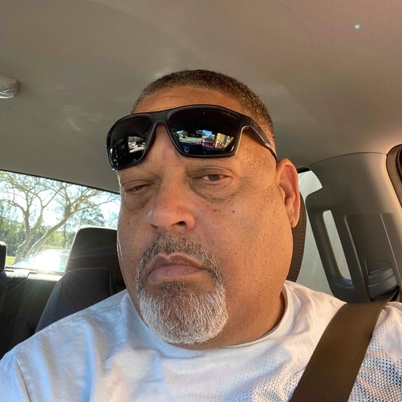 Michael Toussaint - Poshmark Profile Picture of Michael Toussaint (@michaeltouss256) on Poshmark