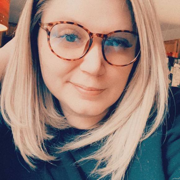 Profile Picture of Jacqueline Burditt (@jburditt) on Poshmark