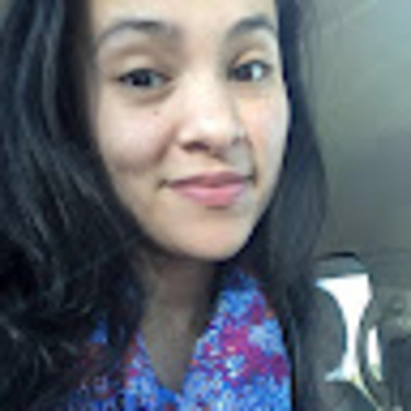 Profile Picture of Amanda Estrada (@mayydaze) on Poshmark