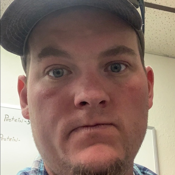 Profile Picture of Adam Kempert (@adam1086x) on Poshmark