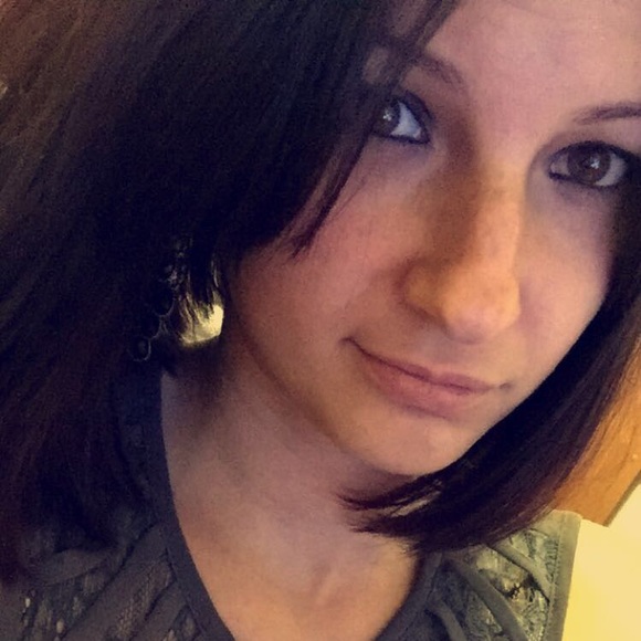 Profile Picture of Brittany Pavino (@brittybabe29) on Poshmark