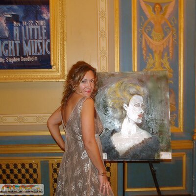Profile Picture of Laura Deljanin (@laurettedesigns) on Twitter