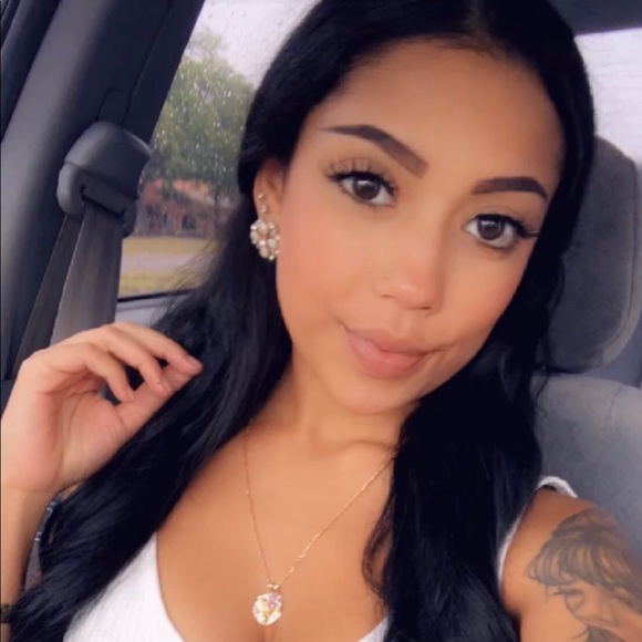 Profile Picture of Genesis Chang (@genychang) on Poshmark